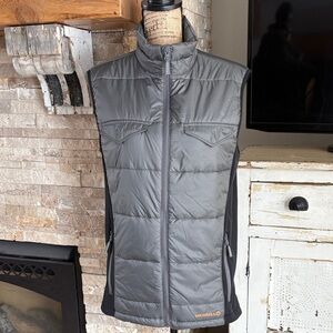 Merrell Quentin insulated Primaloft vest gray and black zip close 4 pocket